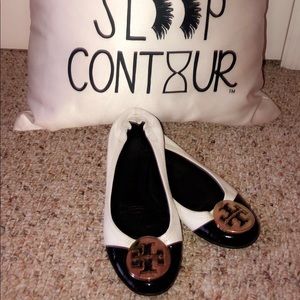 Black & White Tory Burch Reva Flats 🖤